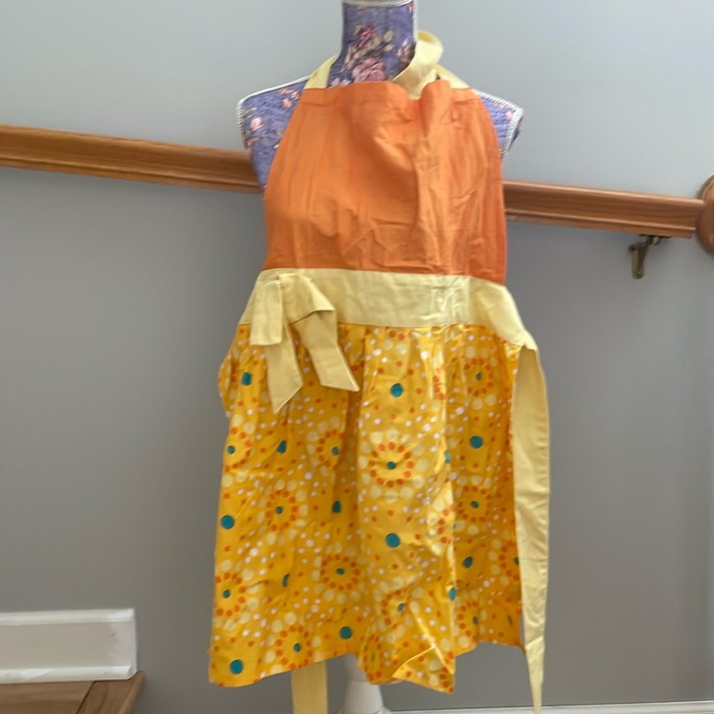 Retro chic apron